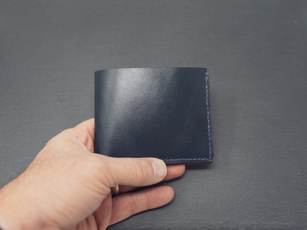 BILL FOLD 4 Wallet &lt;br&gt; Relaxed Collection&lt;br&gt;Navy with Chestnut