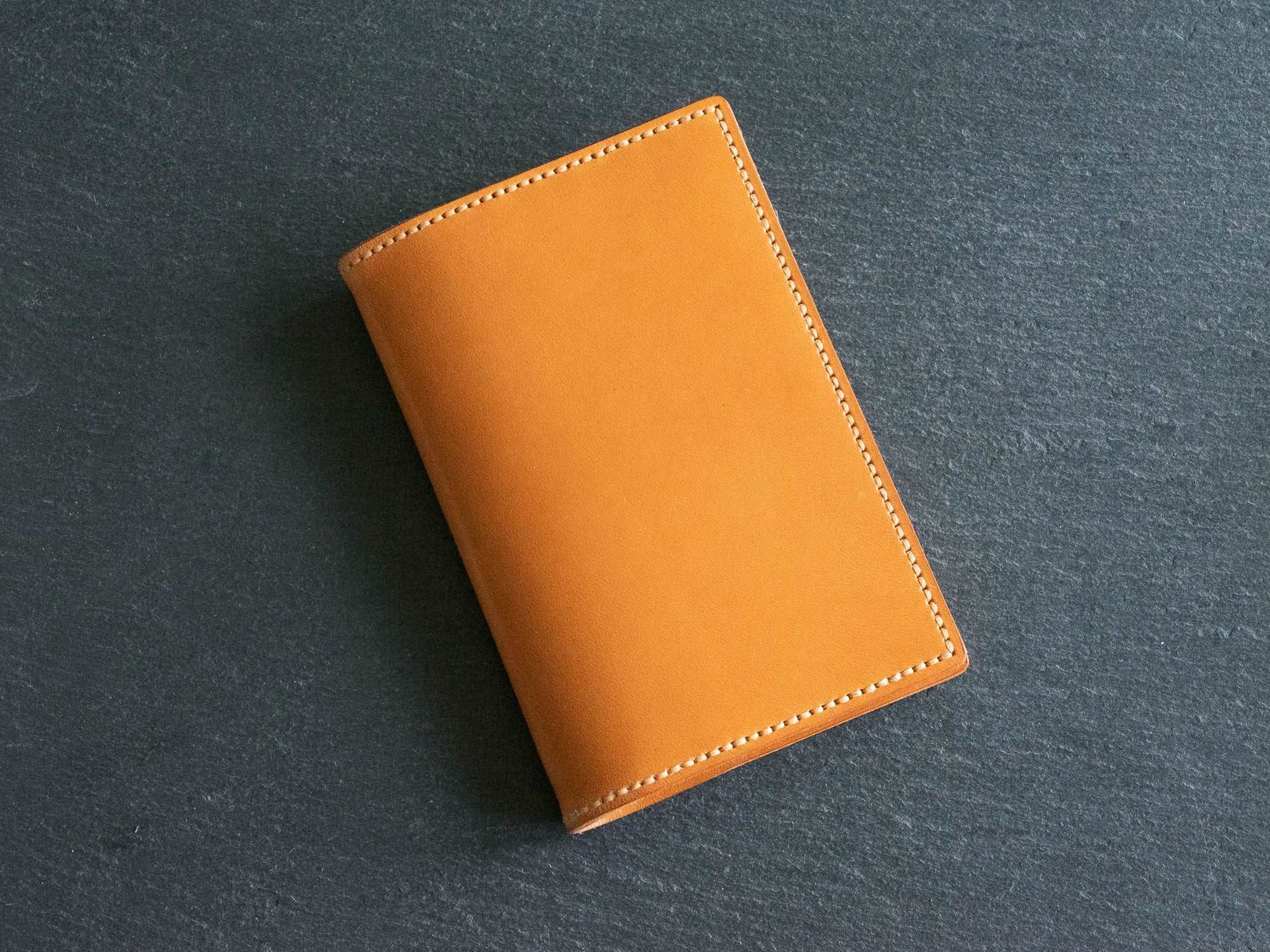 PASSPORT Cover <br> Relaxed Collection<br>London Tan
